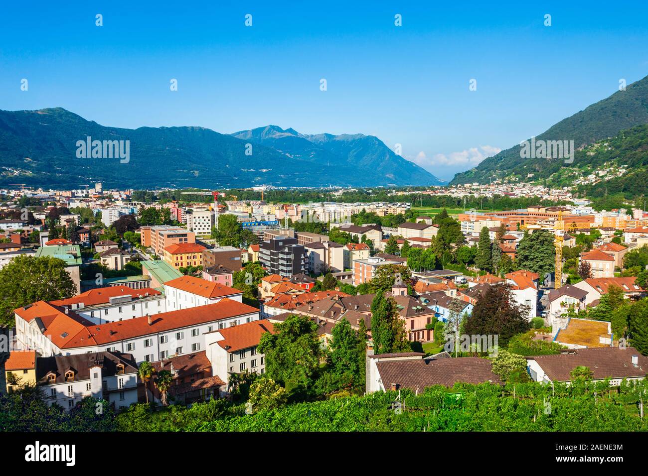 Bellinzona Stadt Antenne Panoramablick, Tessin Kanton der Schweiz Stockfoto