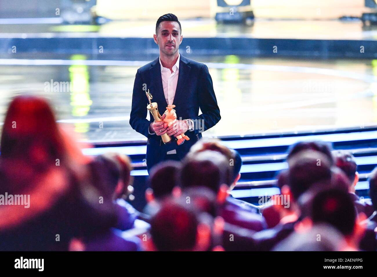 Der israelische Fußball-Spieler Eran Zahavi aus Guangzhou R&F F.C. gewinnt den Preis der Top Scorer während 2019 Ping ein Chinese Football Association Super League Preisverleihung in Shanghai, China, 7. Dezember 2019. Stockfoto