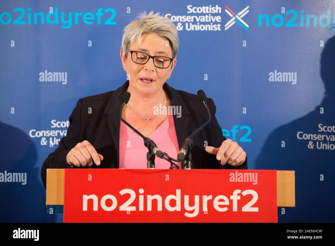 Bothwell, UK. 10 Dez, 2019. Im Bild: Annie Wells MSP für den Schottischen Konservativen und Unionist Party. Annie Wells MSP, Adam Tomkins MSP und Meghan Gallagher, der Schottischen Konservativen Kandidaten für Motherwell halten eine wahl-Rallye. Die drei ehemaligen Labour Anhänger werden andere Unterstützer fordern Schottischen Konservativen am 12. Dezember stimmen. Credit: Colin Fisher/Alamy leben Nachrichten Stockfoto