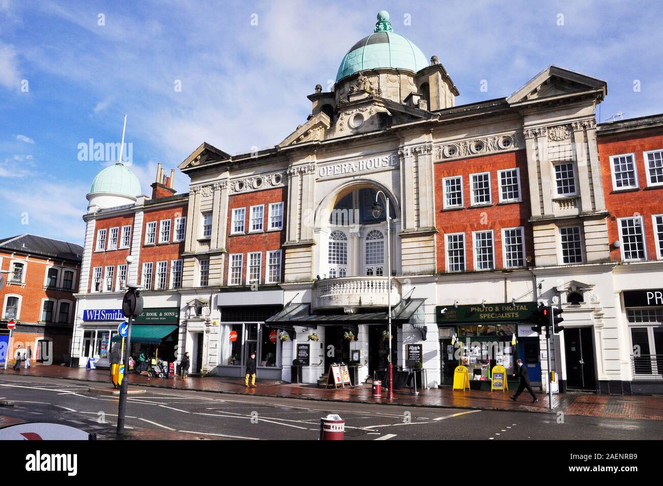 Die Oper in Tunbridge Wells, Kent, in der Edwardianischen Barock und Neo-Georgian Stile gebaut. Jetzt ein öffentliches Haus, wo Opern gelegentlich sind perf Stockfoto