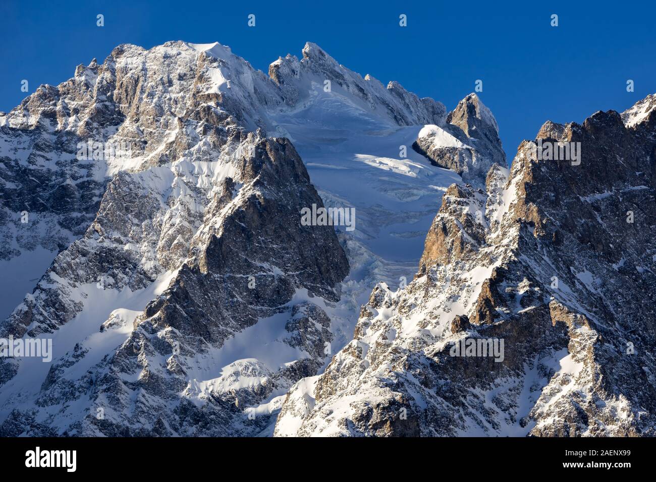 Glacier de l'Homme im Winter mit dem Gipfel von La Meije. Nationalpark Ecrins, Col du Lautaret, Alpes-de-Haute-Provence, Alpen, Frankreich Stockfoto