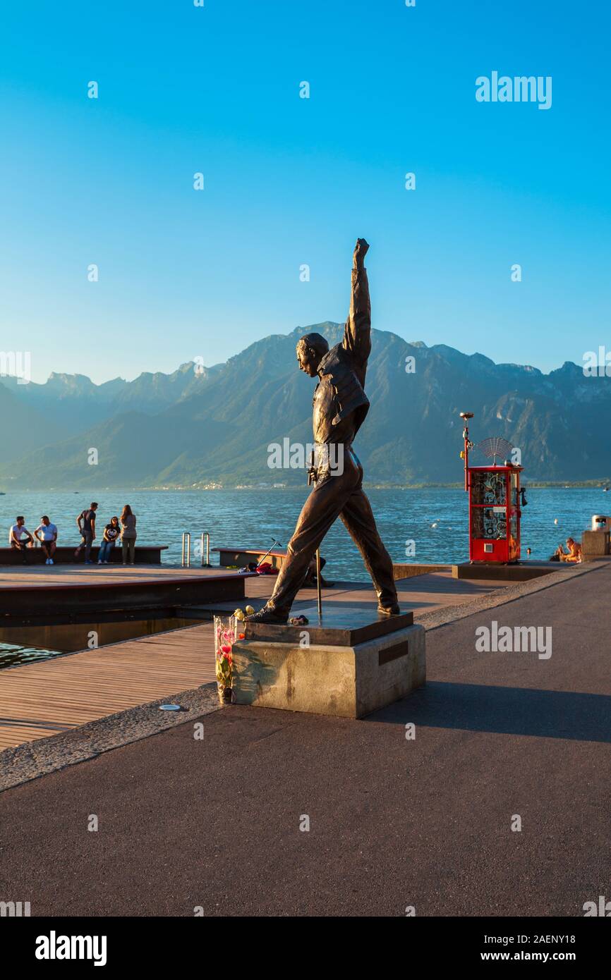 MONTREAUX, SCHWEIZ - 19. JULI 2019: Freddie Mercury Statue am Genfer See in Montreux in der Schweiz. Freddie Mercury war ein Sänger der r Stockfoto