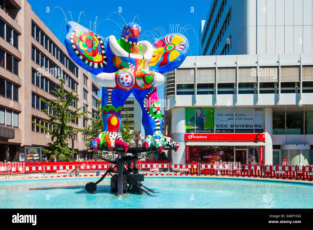 DUISBURG, Deutschland - 03 Juli, 2018: Lebensretter oder Life Saver sculpure in der Altstadt von der Stadt Duisburg in Deutschland Stockfoto