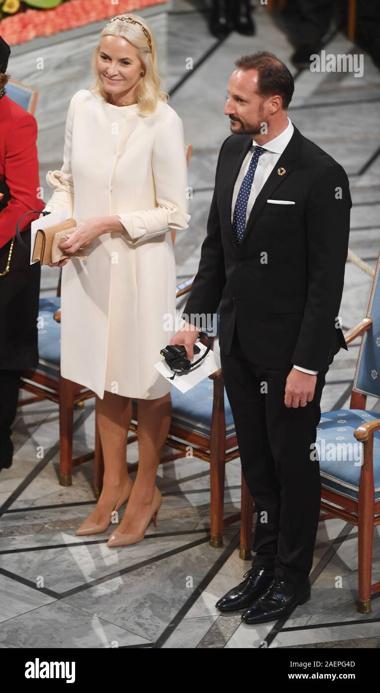 Oslo, Norwegen. 10 Dez, 2019. Norwegische Kronprinz Haakon und Krone Prinzessin Mette- Marit nehmen an der Friedensnobelpreis Zeremonie im Rathaus in Oslo am 10. Dezember 2019. Foto von Rune Hellestad/Quelle: UPI/Alamy leben Nachrichten Stockfoto