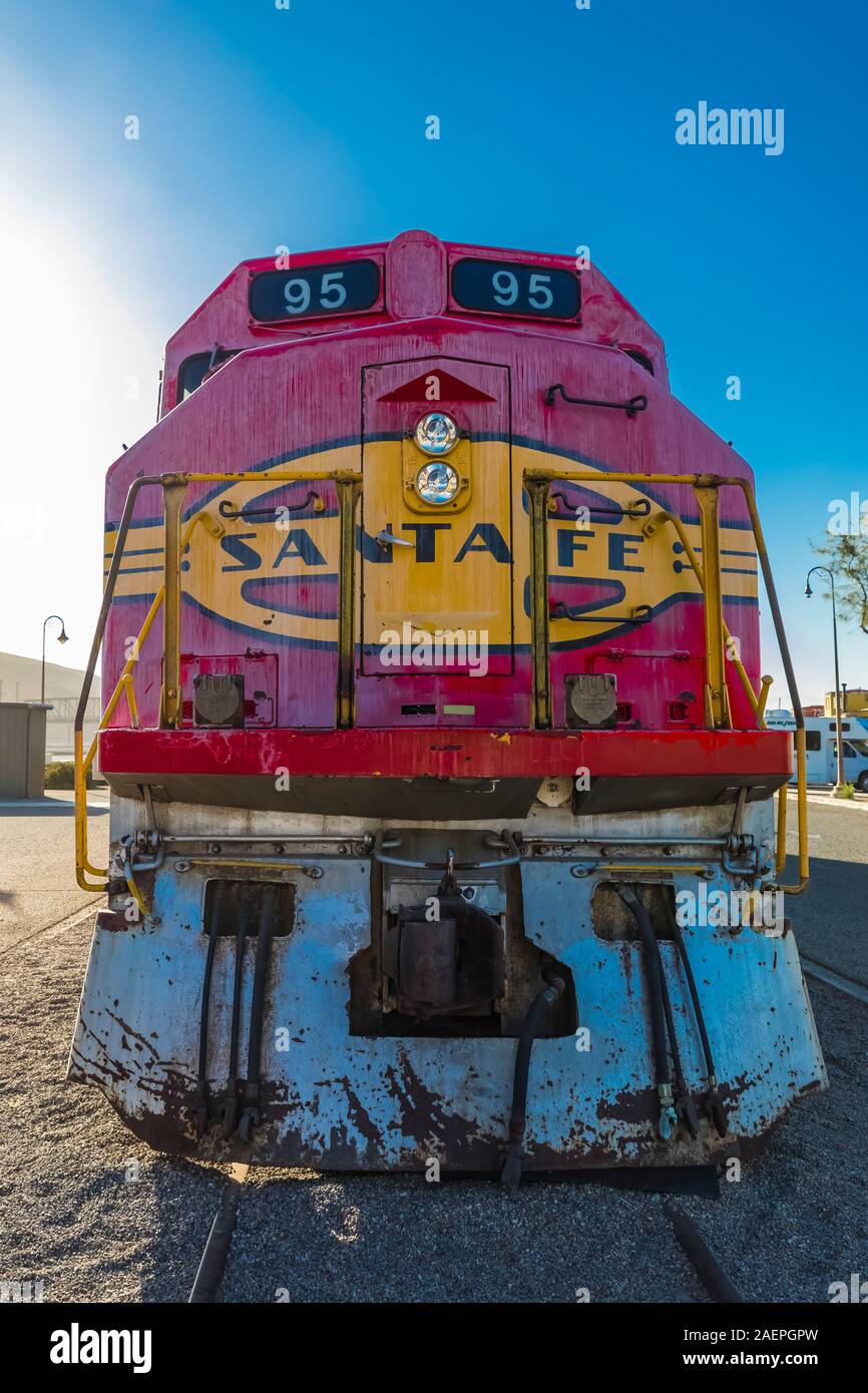 Santa Fe RP45 Dieselmotor im klassischen warbonnet Farben auf Anzeige an Western America Railroad Museum am Harvey Haus Railroad Depot in der Nähe der Route 66 Stockfoto
