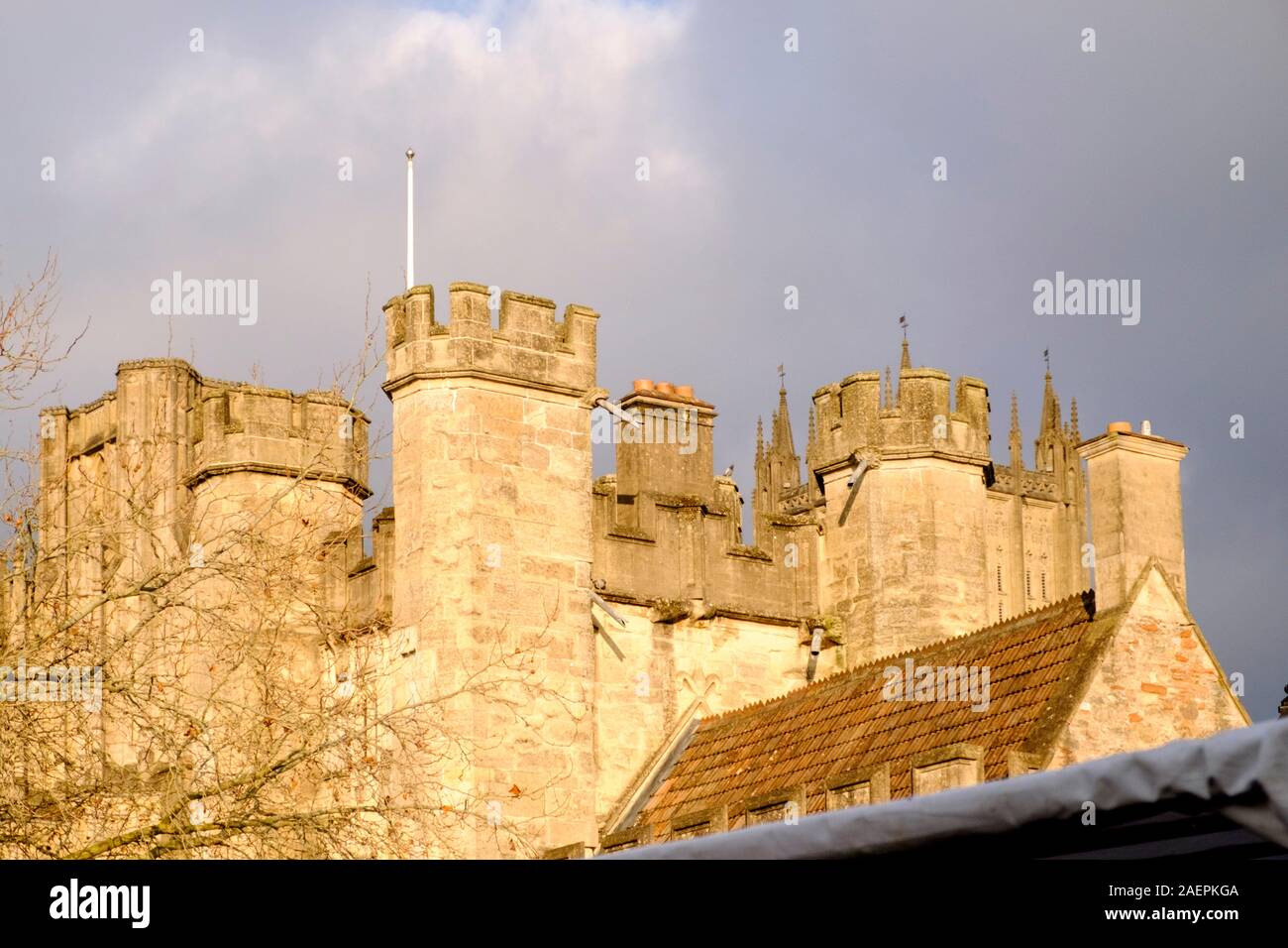 Die Kathedrale von Wells ist eine Stadt im Somerset UK. Die Türme der Kathedrale. Stockfoto