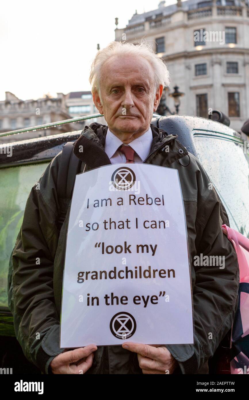 Arzt Peter Cole, 76, zu einem Aussterben Rebellion Veranstaltung im Oktober 2019, der Trafalgar Square, London. Der Arzt ist jetzt im Hungerstreik Stockfoto