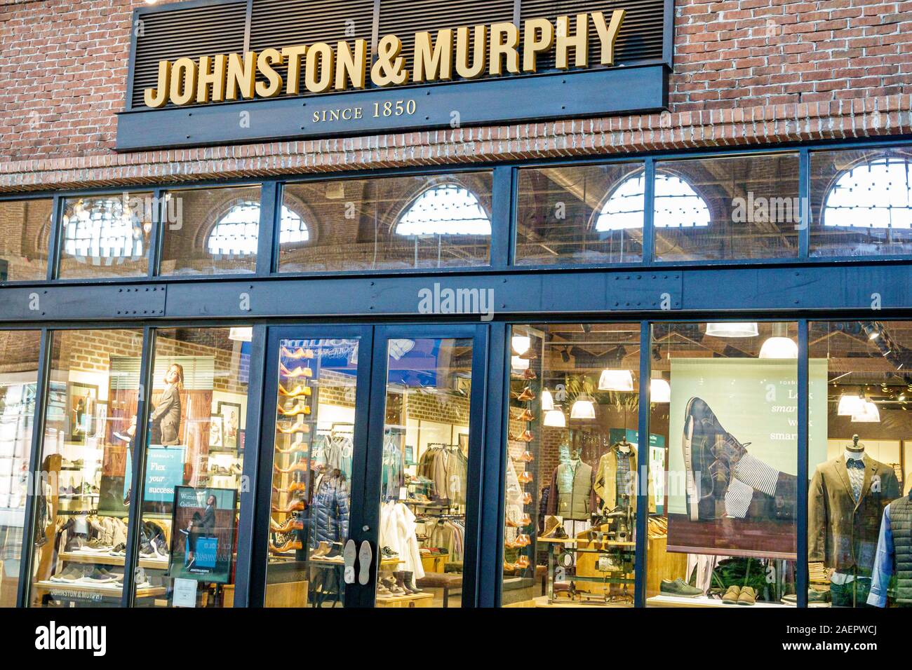 Orlando Florida Lake Buena Vista Downtown Disney Springs, Einkaufszentrum im Freien, Johnston & Murphy, Geschäft, Haushaltswaren, amerikanische Schuhschuhe für Männer Stockfoto