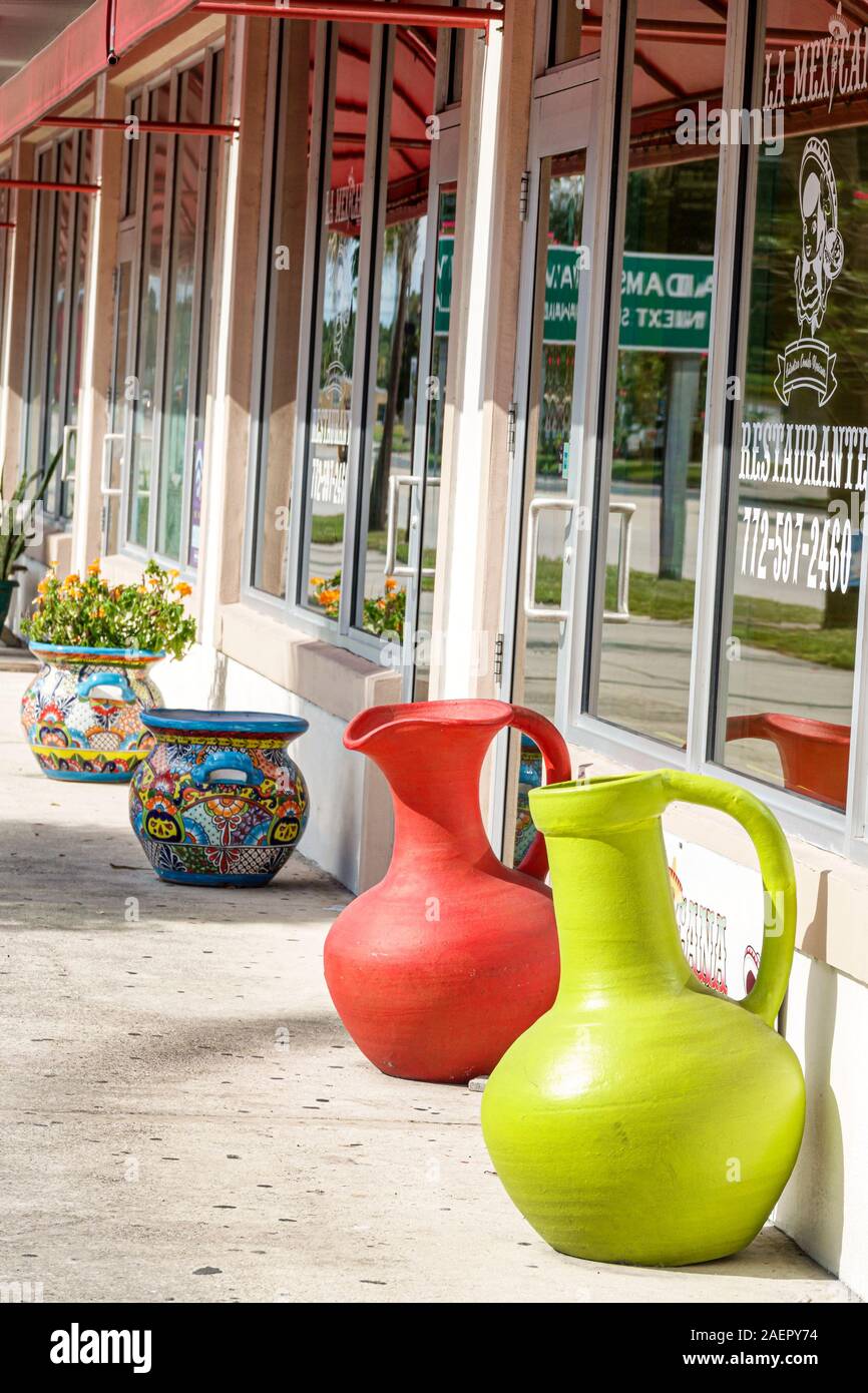 Florida Indiantown La Mexicana Restaurante Restaurant außen traditionelle Töpferei Schaufenster Stockfoto