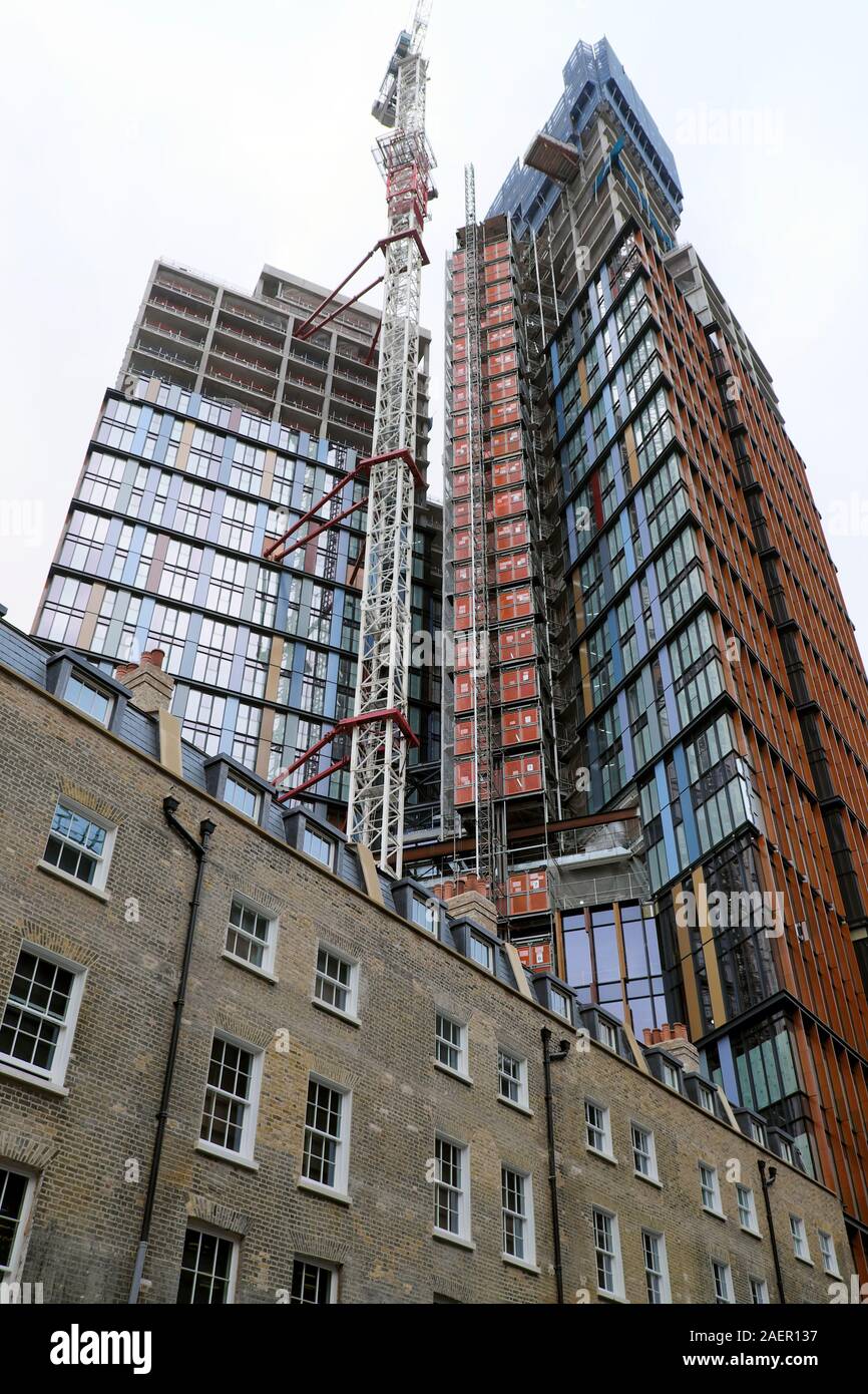 Eine Krone Ort Hochhaus Mixed Use Development Baustelle in der Nähe der Liverpool Station in der Stadt London England UK KATHY DEWITT Stockfoto