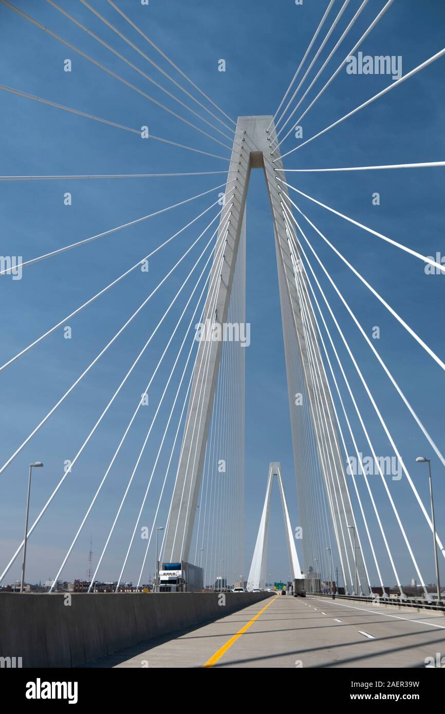 Stan Musial Veteran's Cable-stayed-Brücke über den Mississippi River dazwischen Missouri und Illinois Stockfoto
