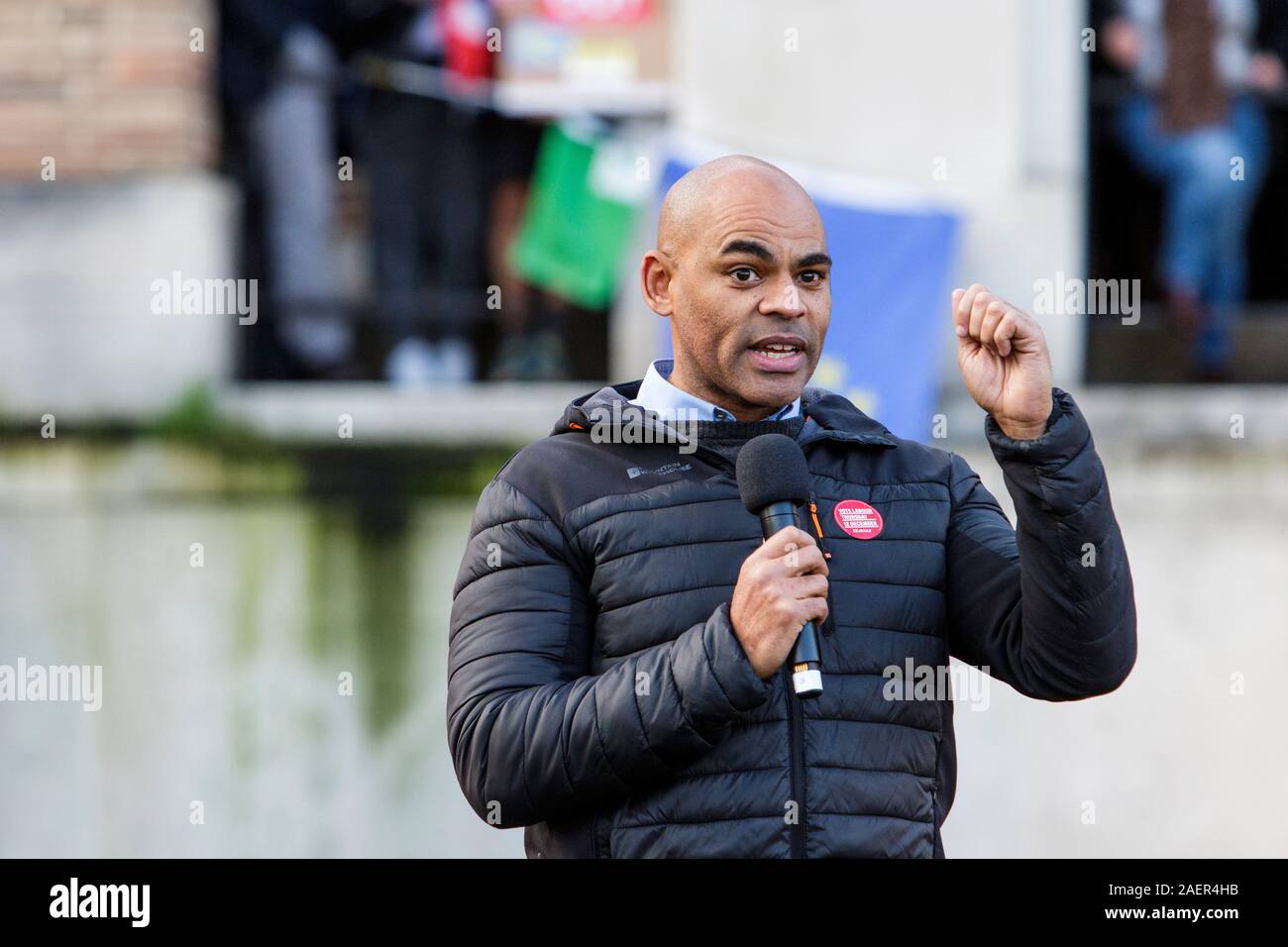 Bristol 9-12-2019. Bristol Bürgermeister Marvin Rees ist dargestellt im Gespräch mit Fans in einem Jeremy Corbyn Labour Party Wahl Rallye in College Green. Stockfoto