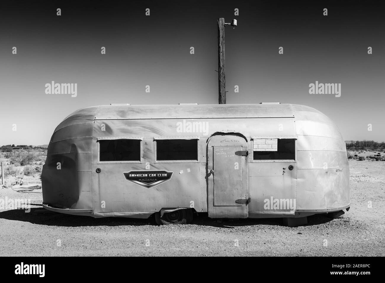 Alte Airstream-style travel Trailer im Bagdad Cafe bei Newberry Quellen entlang der Route 66 in Kalifornien, USA [kein Eigentum Freigabe; für Editor verfügbar Stockfoto