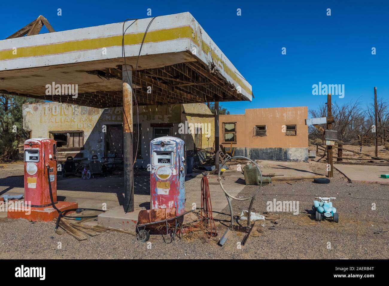 Wittling Brüder Tankstelle, 1968 geschlossen, bei Newberry Quellen entlang der Route 66 in Kalifornien, USA [kein Eigentum Freigabe; für redaktionelle Läuse verfügbar Stockfoto