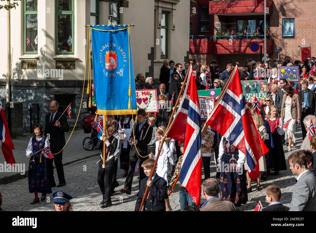 Feiert am Nationalfeiertag 17 Mai, Alesund, Moere og Romsdal, Norwegen Stockfoto
