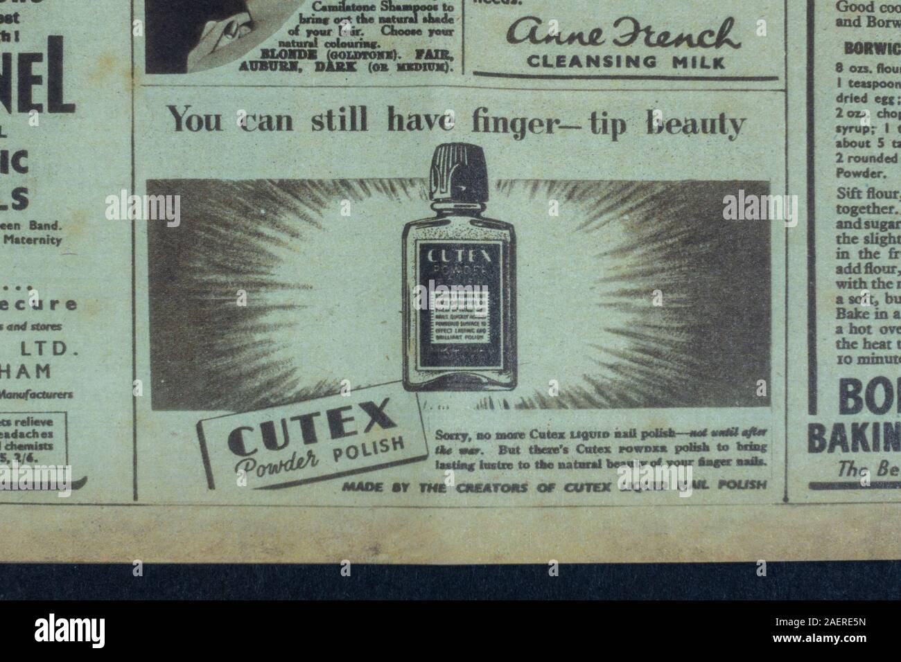 Eine Werbung für Cutex Powder polnisch in der Zeitschrift "Woman's Illustrated" (17. Juni 44): Ein Stück Replica Erinnerungsstücke aus dem zweiten Weltkrieg aus Großbritannien der vierziger Jahre. Stockfoto