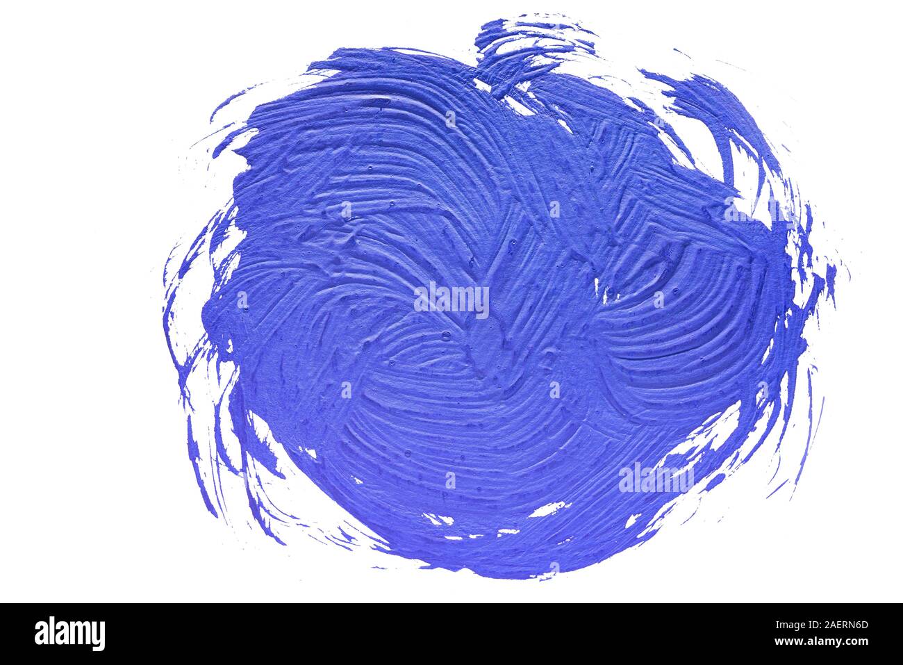 Grunge Brush Strokes blaue Farbe auf weißen Wand Stockfoto