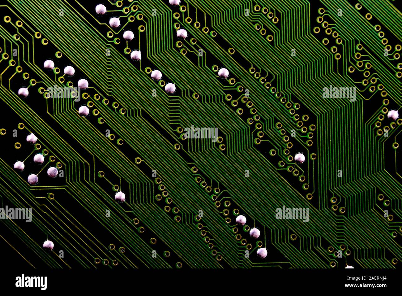 Grüne abstrakte elektronische Leiterplatte Hintergrund Textur Stockfoto