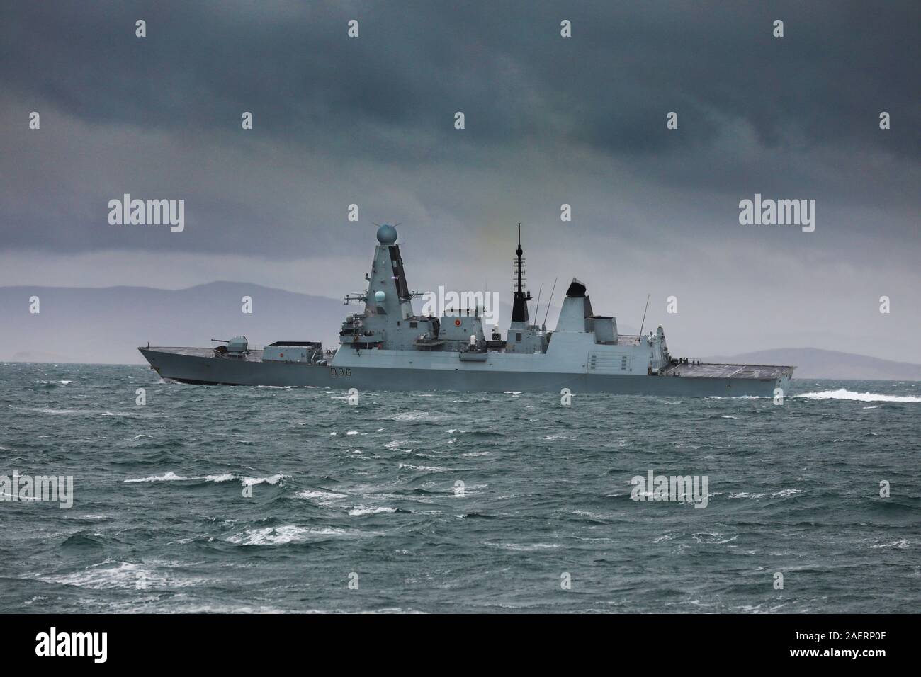 HMS Verteidiger eine britische Luftverteidigung Zerstörer einer von sechs von der Royal Navy betrieben Stockfoto