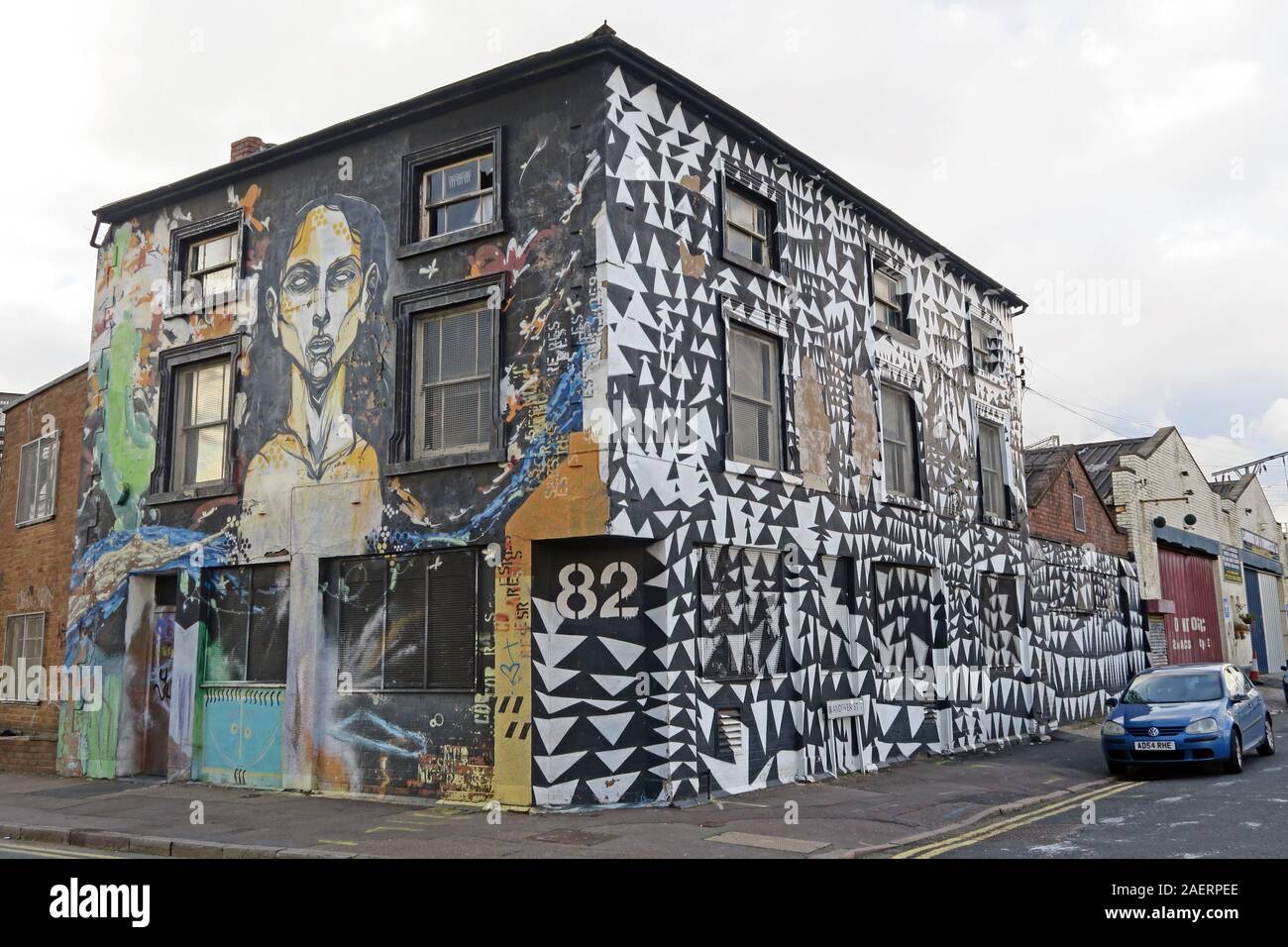 82 Graffiti Urban Street Art, in Floodgate St, Digbeth, Bordesley & Highgate, Birmingham, West Midlands, England, Großbritannien, B5 5 Stockfoto