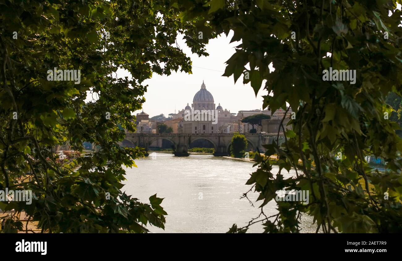 Tiber in Rom und der Vatikan Stockfoto