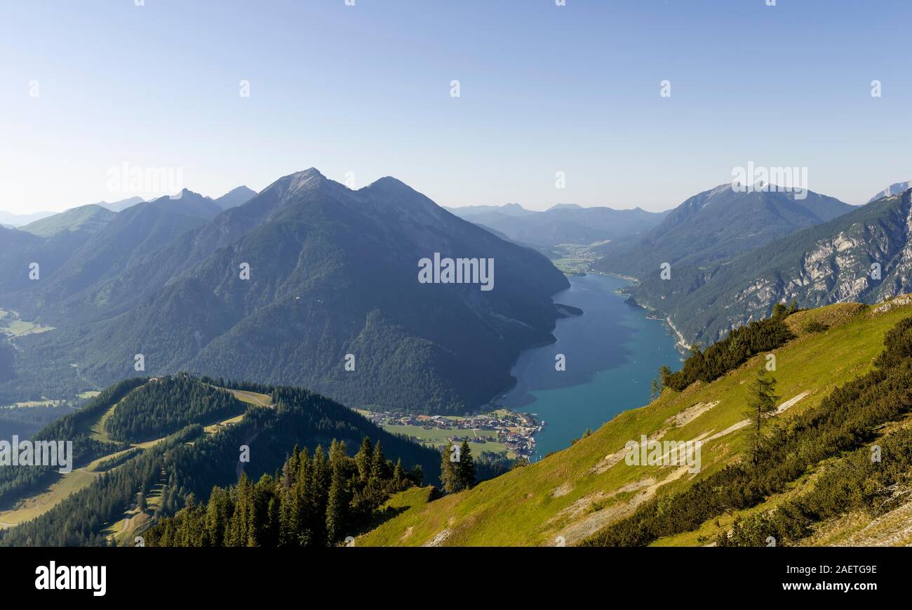 Blick von Baerenkopf, Achensee, Seebergspitze und Seekarspitze, Tirol, Österreich Stockfoto