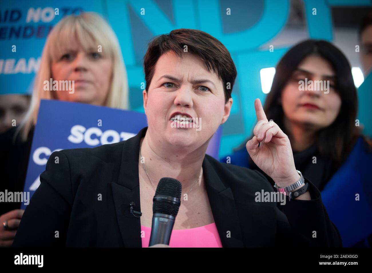 Der ehemalige Führer der Schottischen Konservativen Ruth Davidson spricht während einer Wahl Kundgebung an das Glasshouse Hotel, Edinburgh, am letzten Tag des allgemeinen Wahlkampagne Trail. Stockfoto