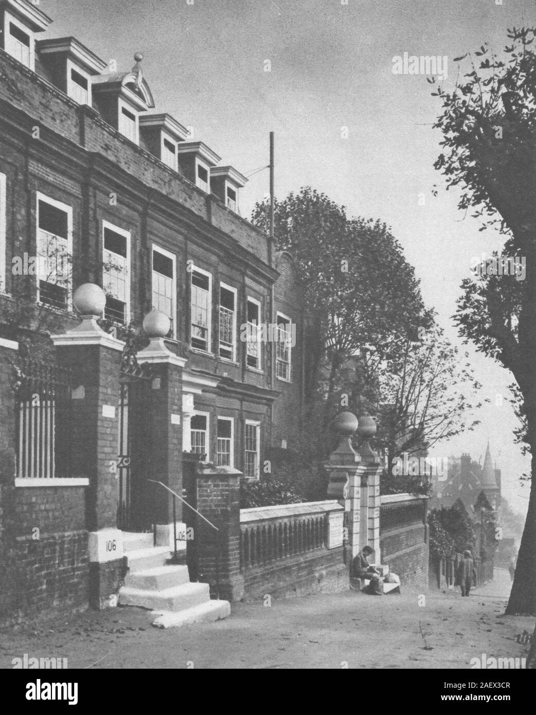 LONDON. Cromwell House Highgate Hill, ein Herrenhaus aus dem 17. Jahrhundert 1926 alten Drucken Stockfoto