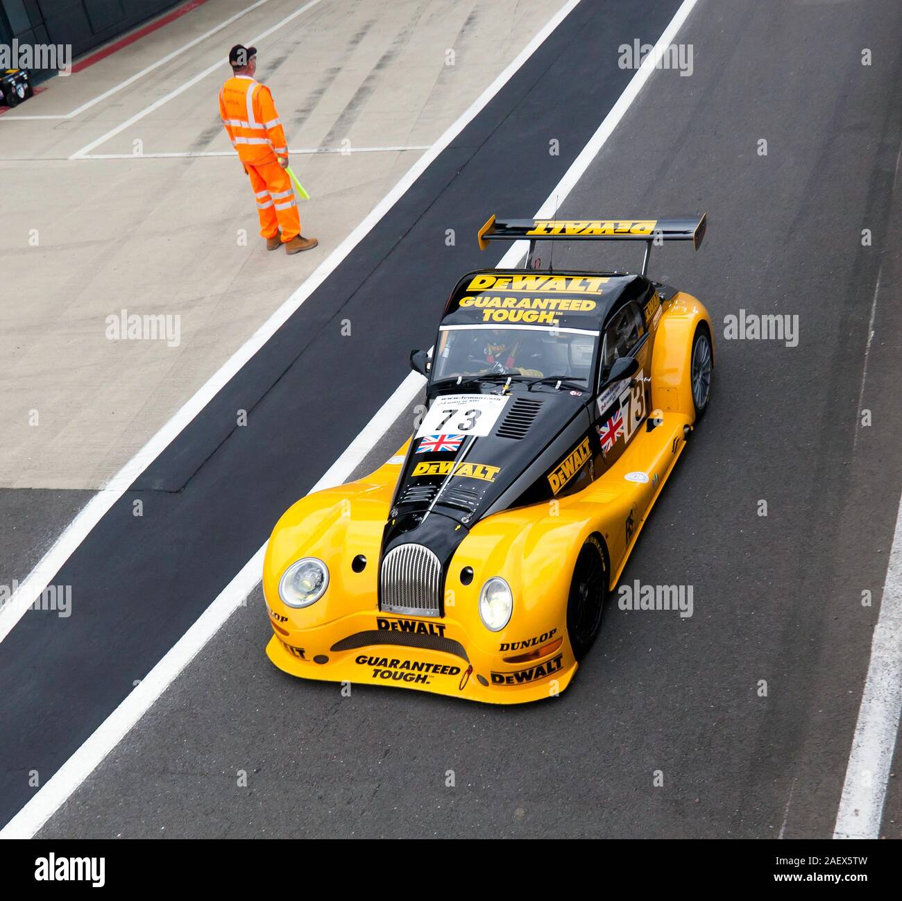 Steve Hyde von 2002, Morgan Aero 8 GTN, Verlassen der Boxengasse, während der Aston Martin Trophäe für Meister Ausdauer Legenden bei der Silverstone Classic 2019 Stockfoto