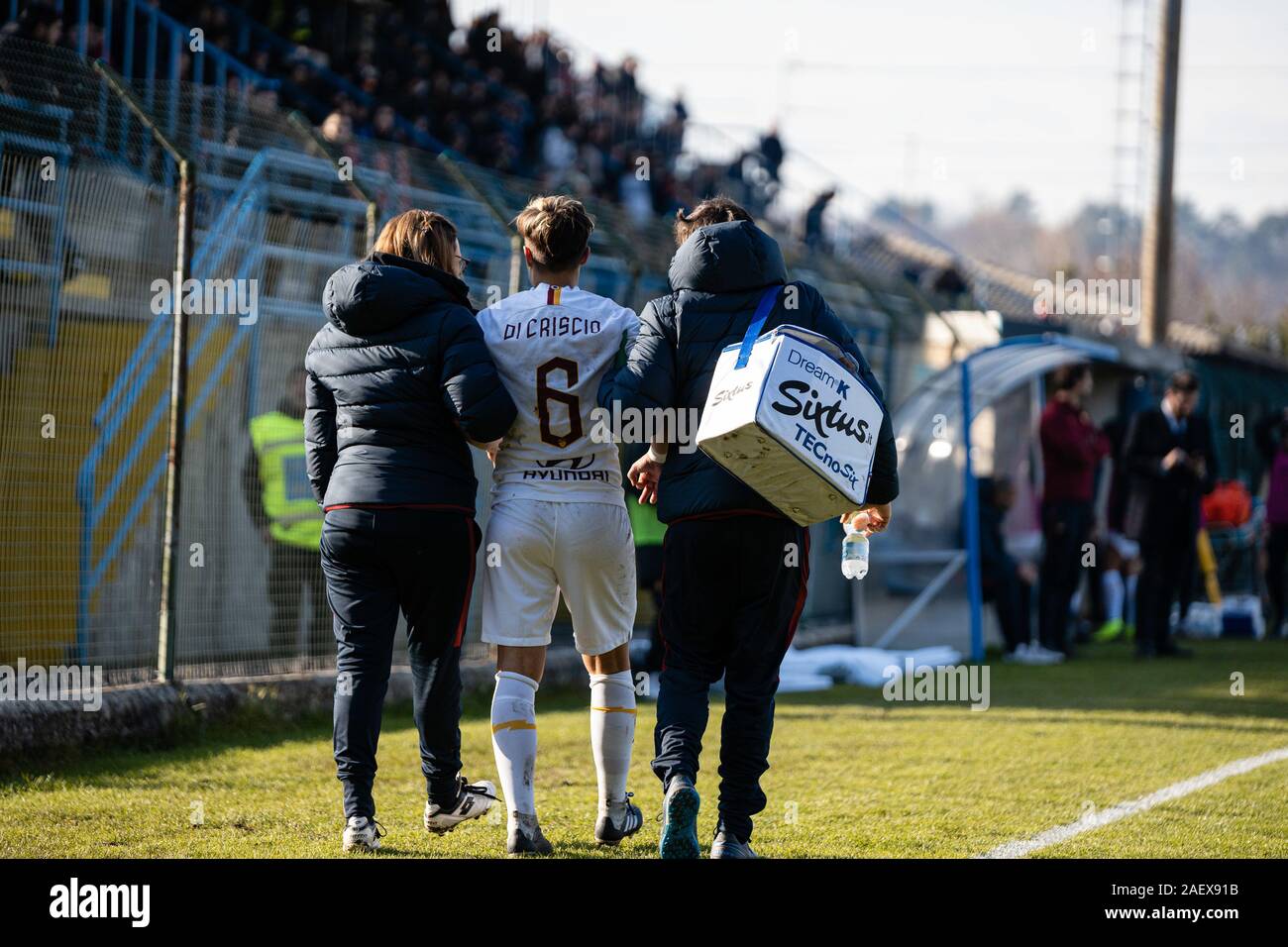 Francesca von criscio (Roma) infortunio während Inter Frauen vs als Roma, Milano, Italien, 08. Dez 2019, Fußball Italienische Fußball Serie A Frauen Meisterschaft Stockfoto