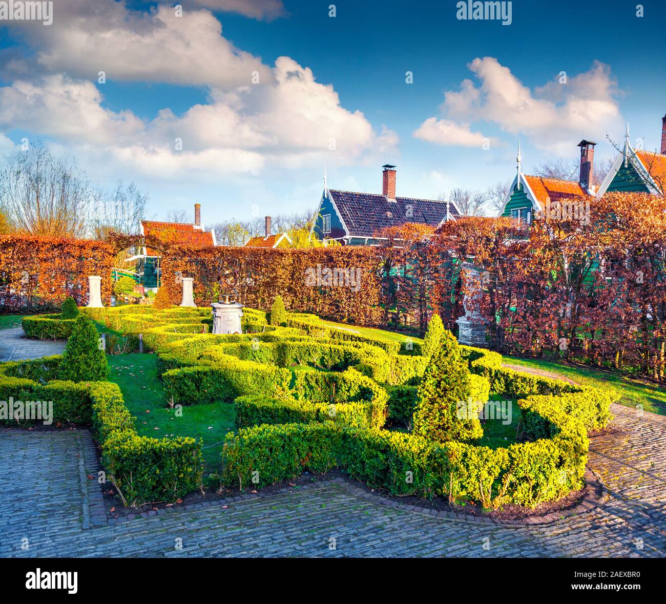 Haus garten kanal holland klein Fotos und Bildmaterial in hoher