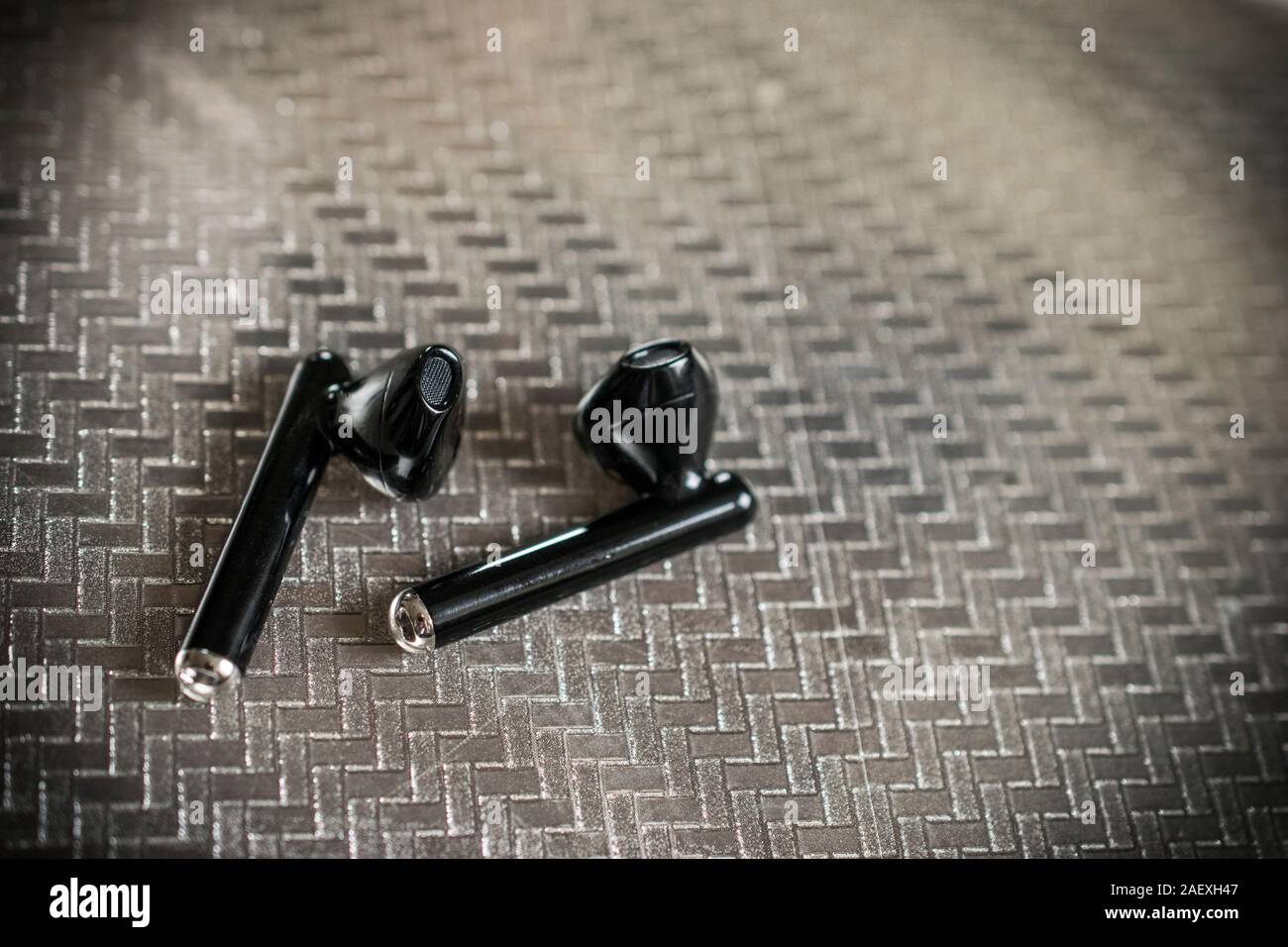 Belgrad, Serbien - 18. November 2019: Huawei FreeBuds 3 Kopfhörer in Schwarz Stockfoto