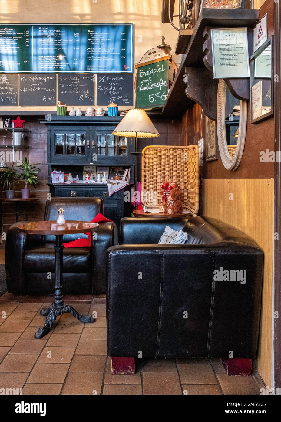 Die Kleine Orangerie Cafe und Teestube in der Orangerie im Schloss Charlottenburg in Berlin. Stockfoto
