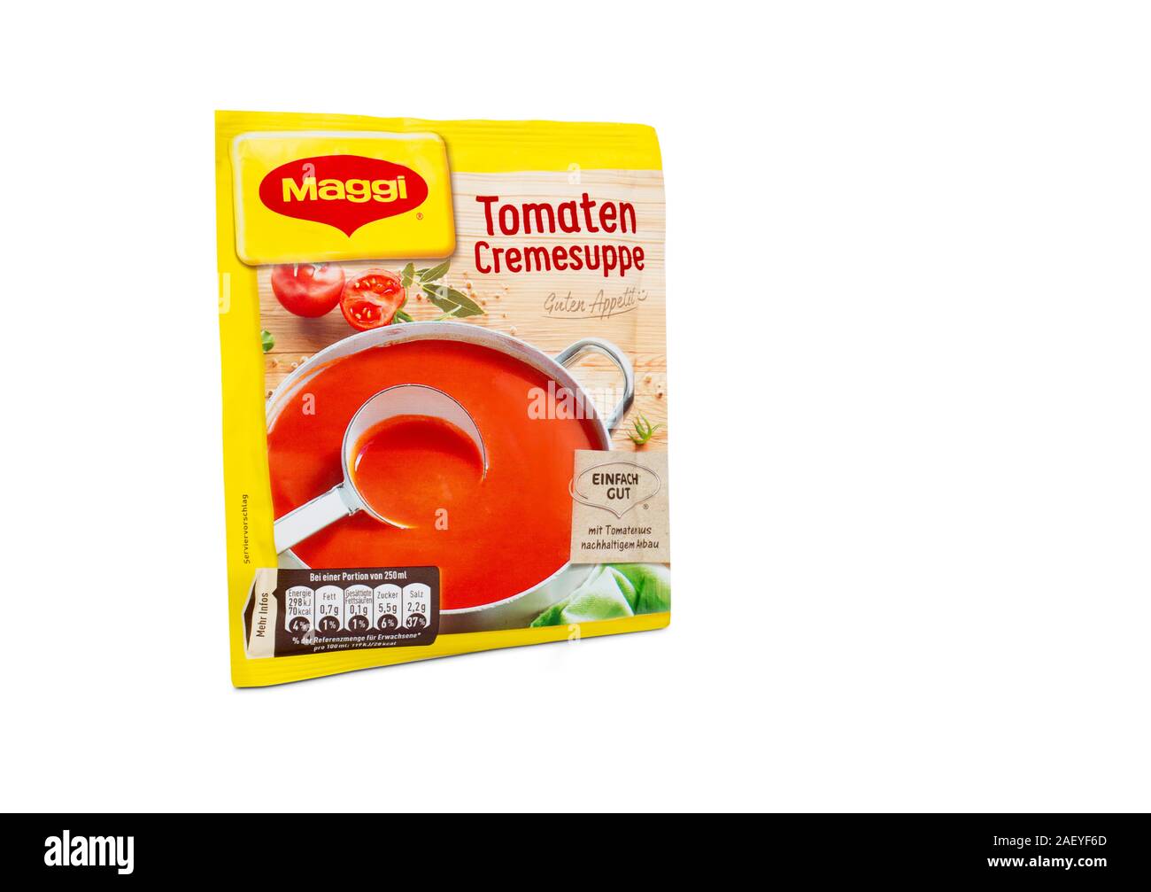 Italien - November 8, 2019: Deutsche Paket der entwässerten Tomaten Suppe bereit, von der Marke Maggi gekocht zu werden Stockfoto