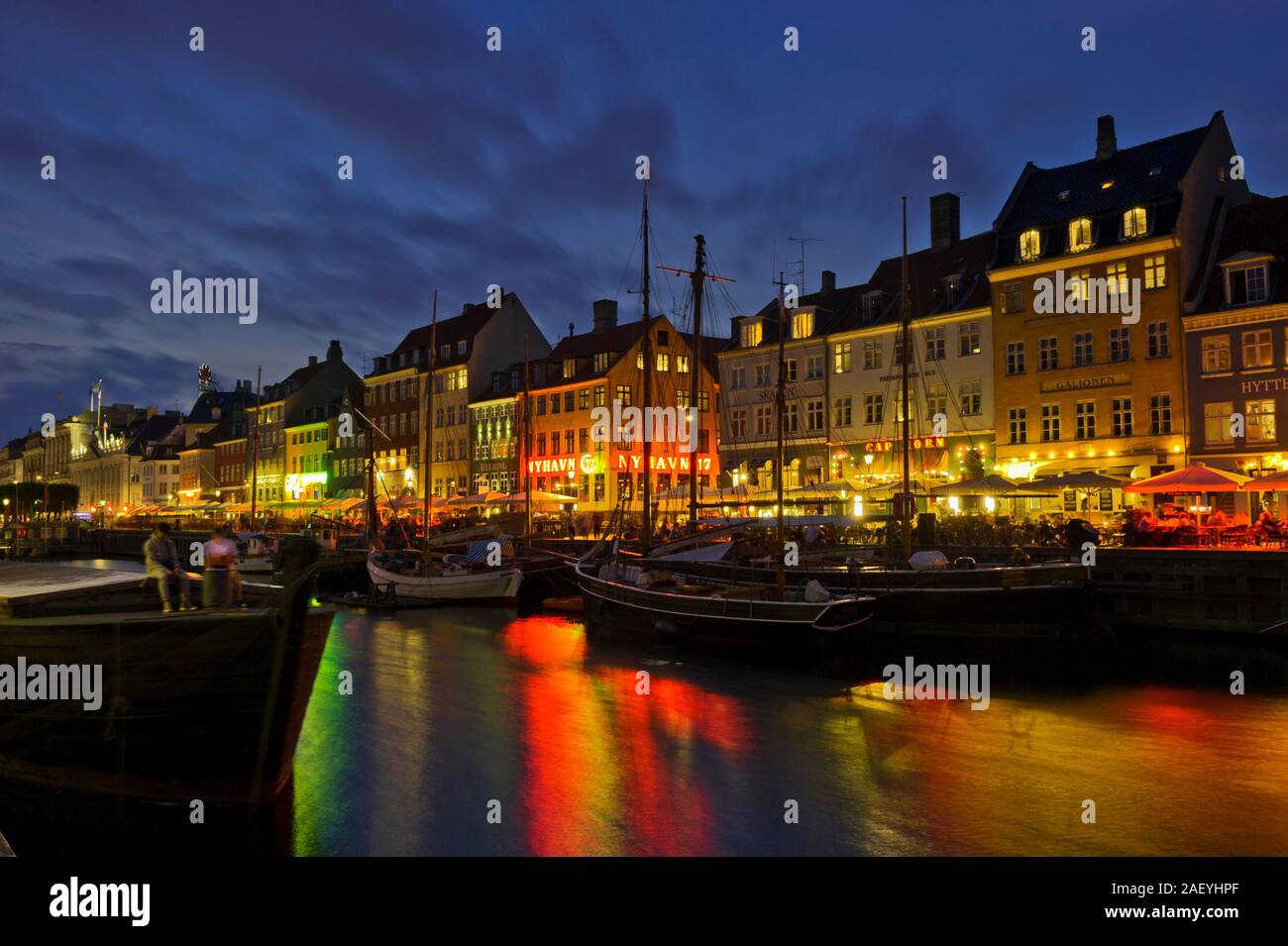 Nachtleben an der Waterfront in Kopenhagen, Dänemark. Stockfoto