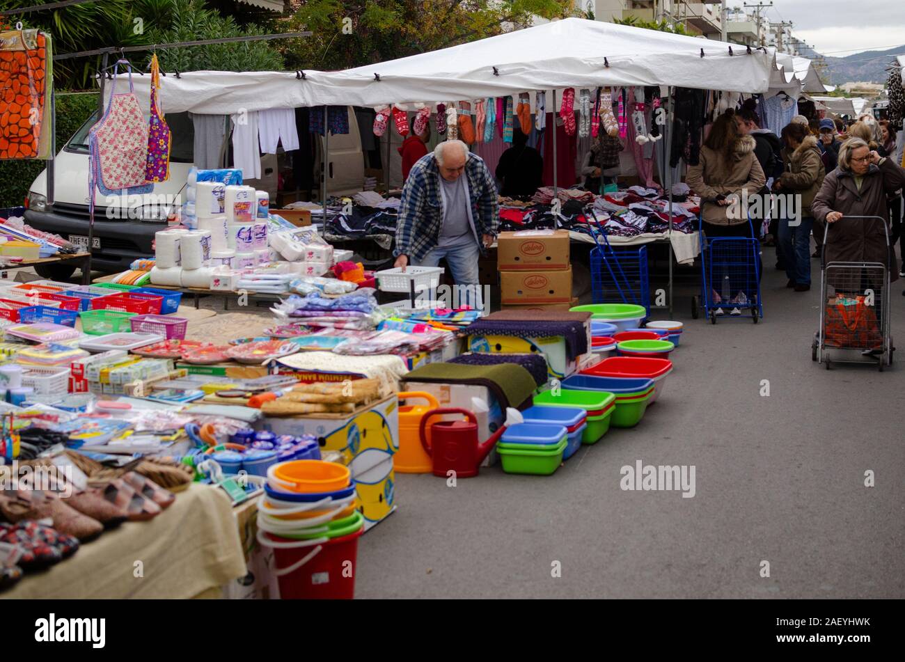 Allgemeine Ansicht der Wöchentlich Donnerstag Glyfada Markt in Athen Griechenland Stockfoto