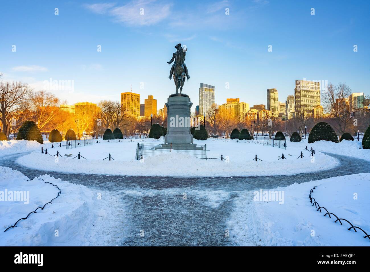 Washington Statue in Boston Public Garden im Winter