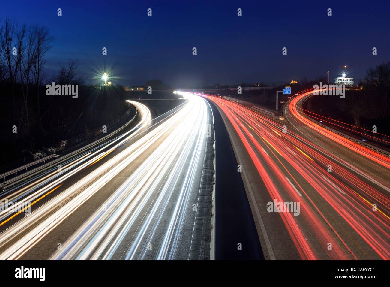 Korneuburg: Autobahn A 22, Autobahnkreuz Korneuburg Ost, leichte Spuren von Autos in die Donau, Niederösterreich, Lower Austria, Austria Stockfoto