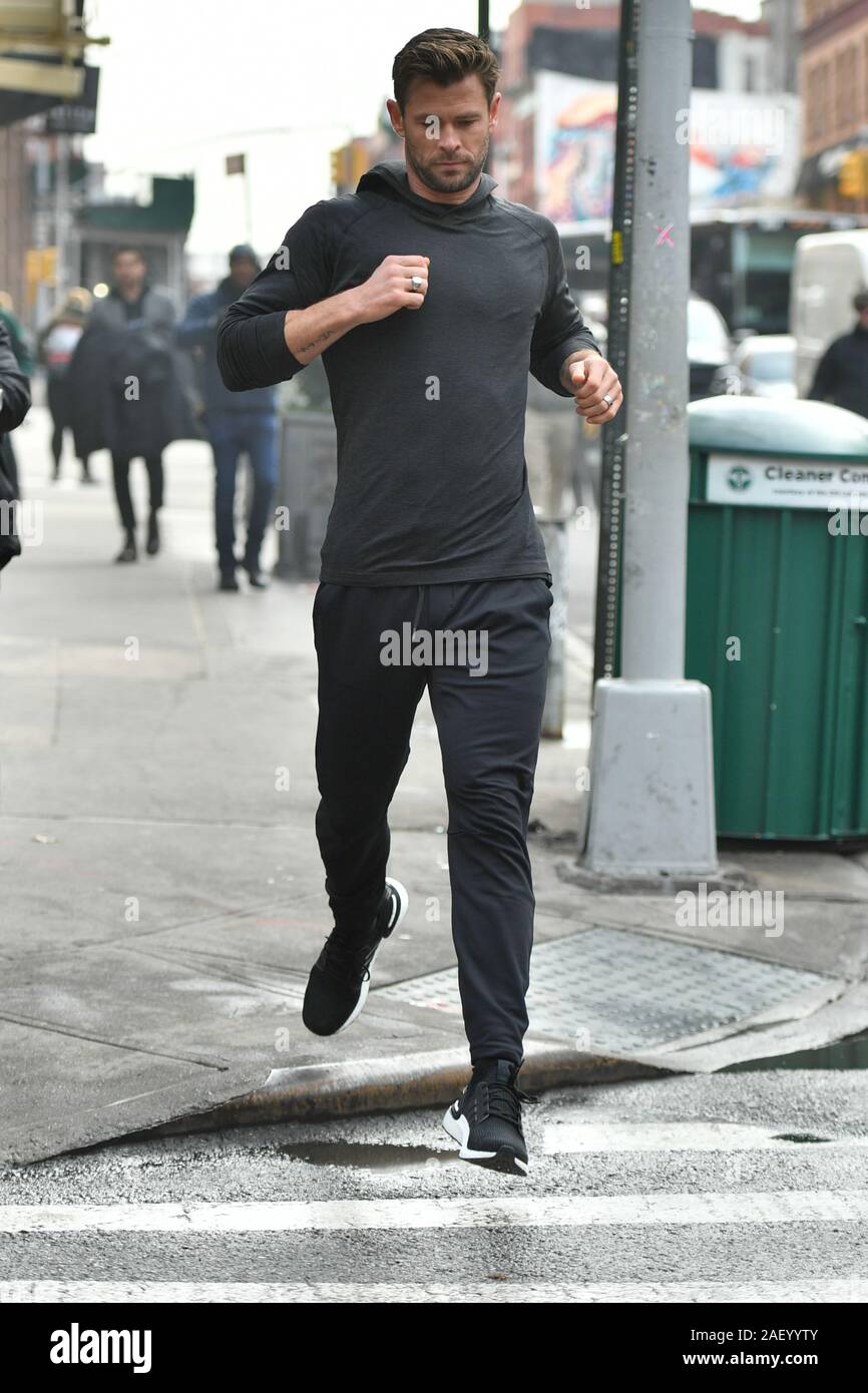 Chris Hemsworth in New York joggen gesehen an einem fotoshooting am Dezember 6, 2019 in New York City. Stockfoto