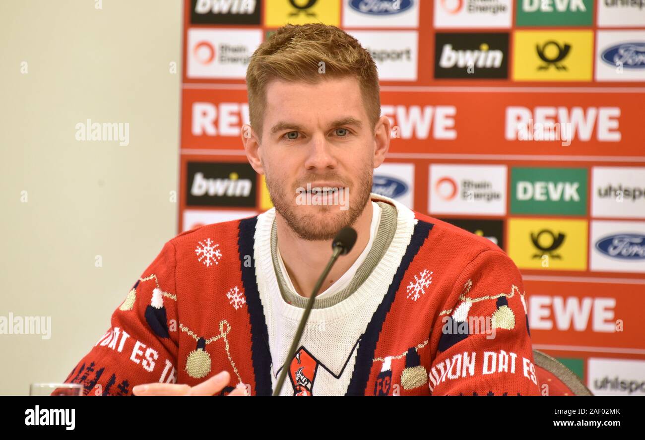 Köln, Deutschland. 11 Dez, 2019. Fußball-Spieler Simon Terodde, bei der Präsentation der Kinder- und Jugend Buch "1. FC Köln - Wie geht das? "Credit: Horst Galuschka/dpa/Alamy leben Nachrichten Stockfoto