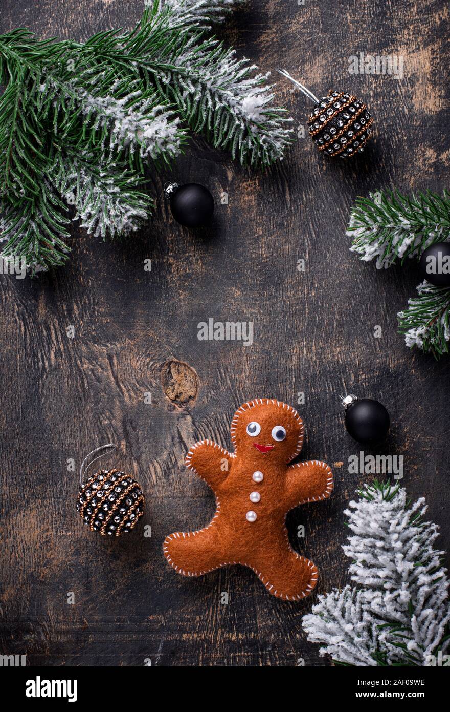 Weihnachten Lebkuchen Mann von Filz Stockfoto