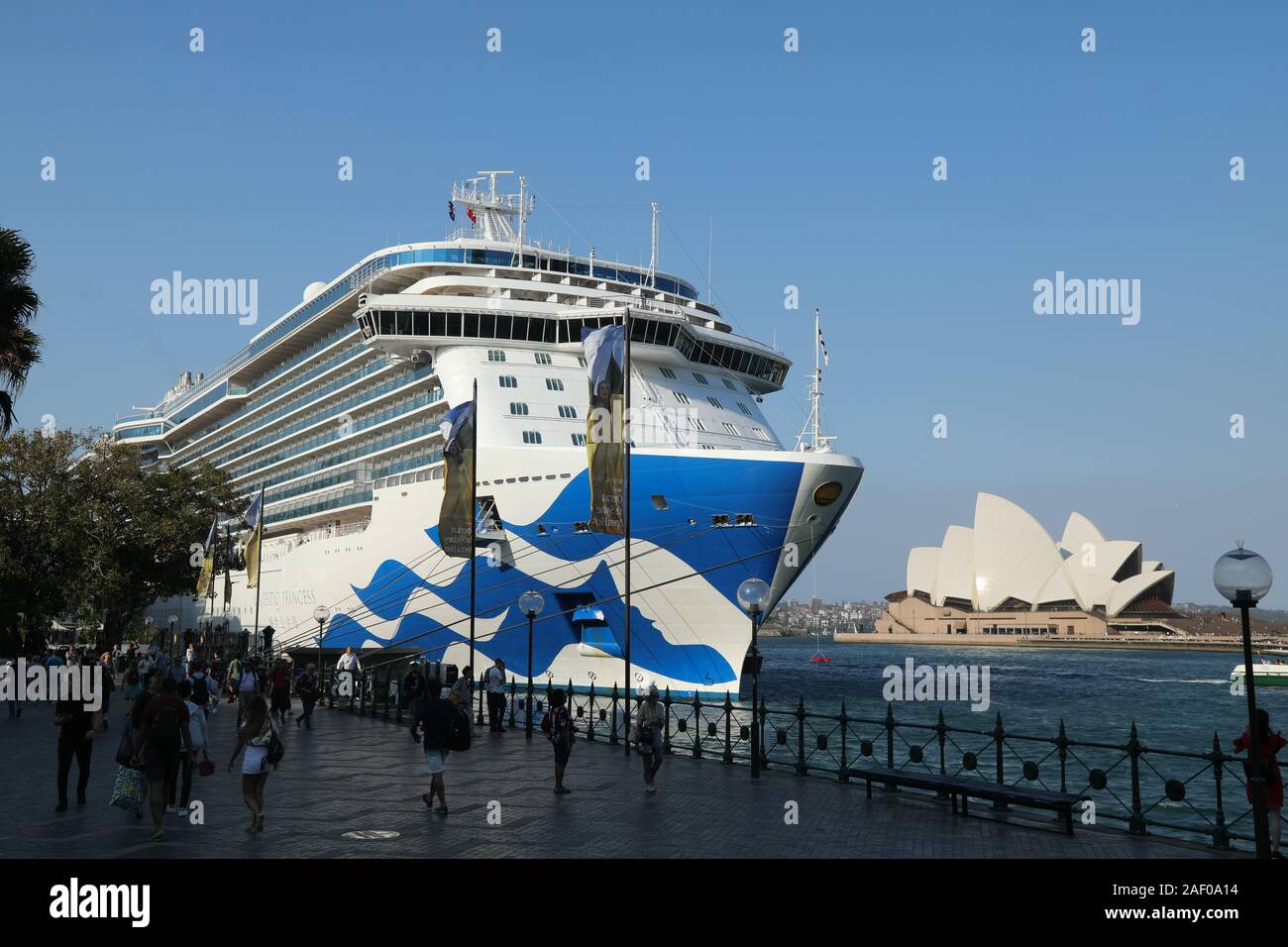 Kreuzfahrt Schiff vertäut am Circular Quay, den Hafen von Sydney, Australien. Stockfoto