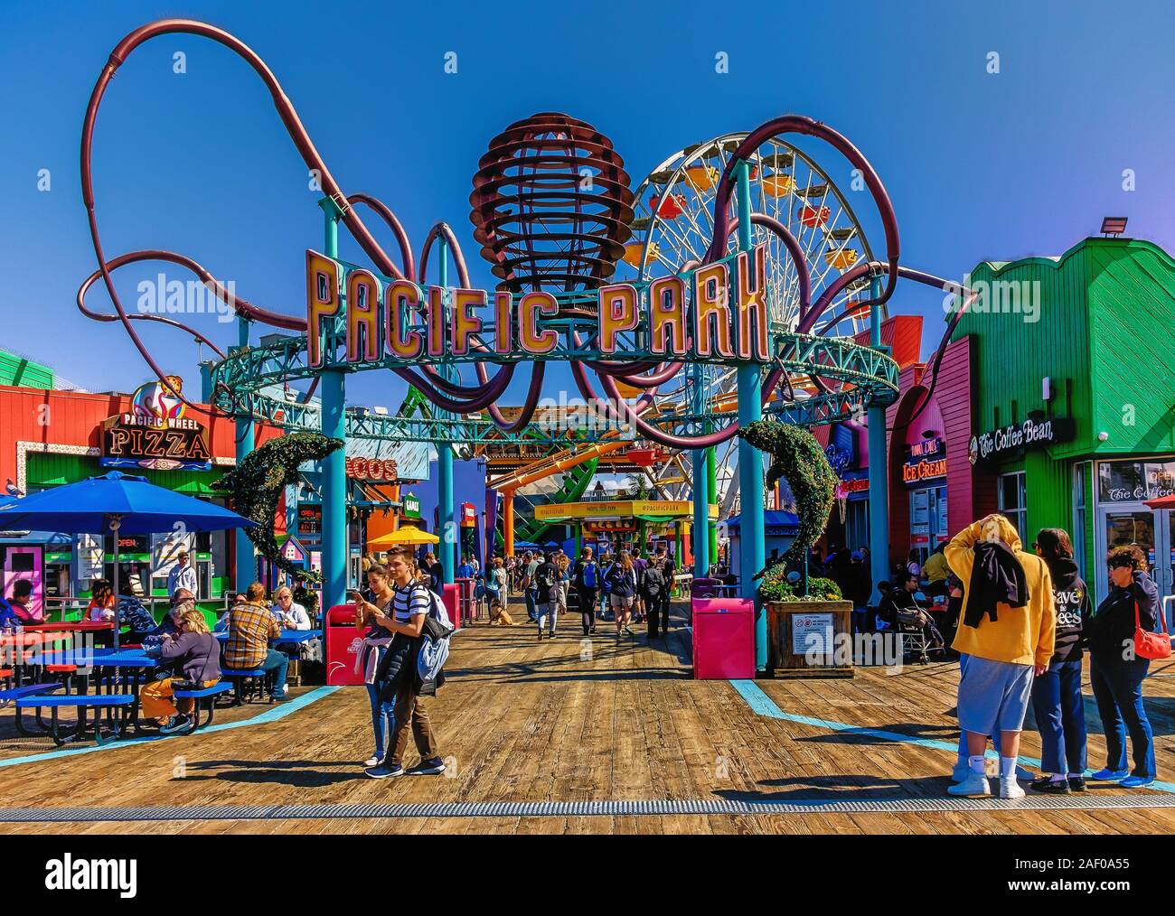 Los Angeles, USA, März 2019, Eingang der Pacific Park Kirmes am Santa Monica Pier Stockfoto
