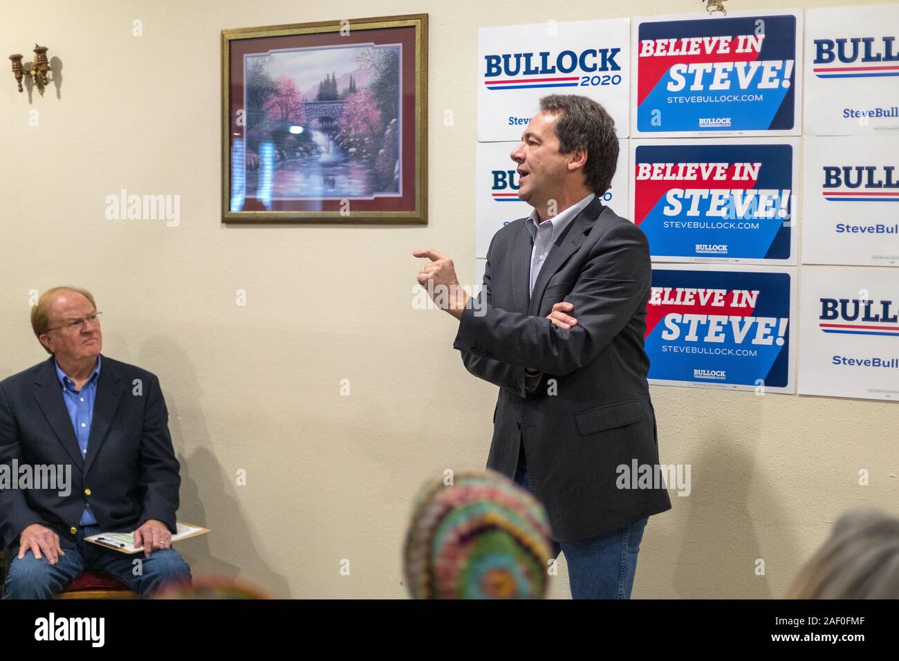 Montana Gouverneur und Präsidentschaftskandidat Steve Farren besucht das Riverside Restaurant in Fairfield, Iowa, USA für eine Kampagne zur Begrüßung Stockfoto
