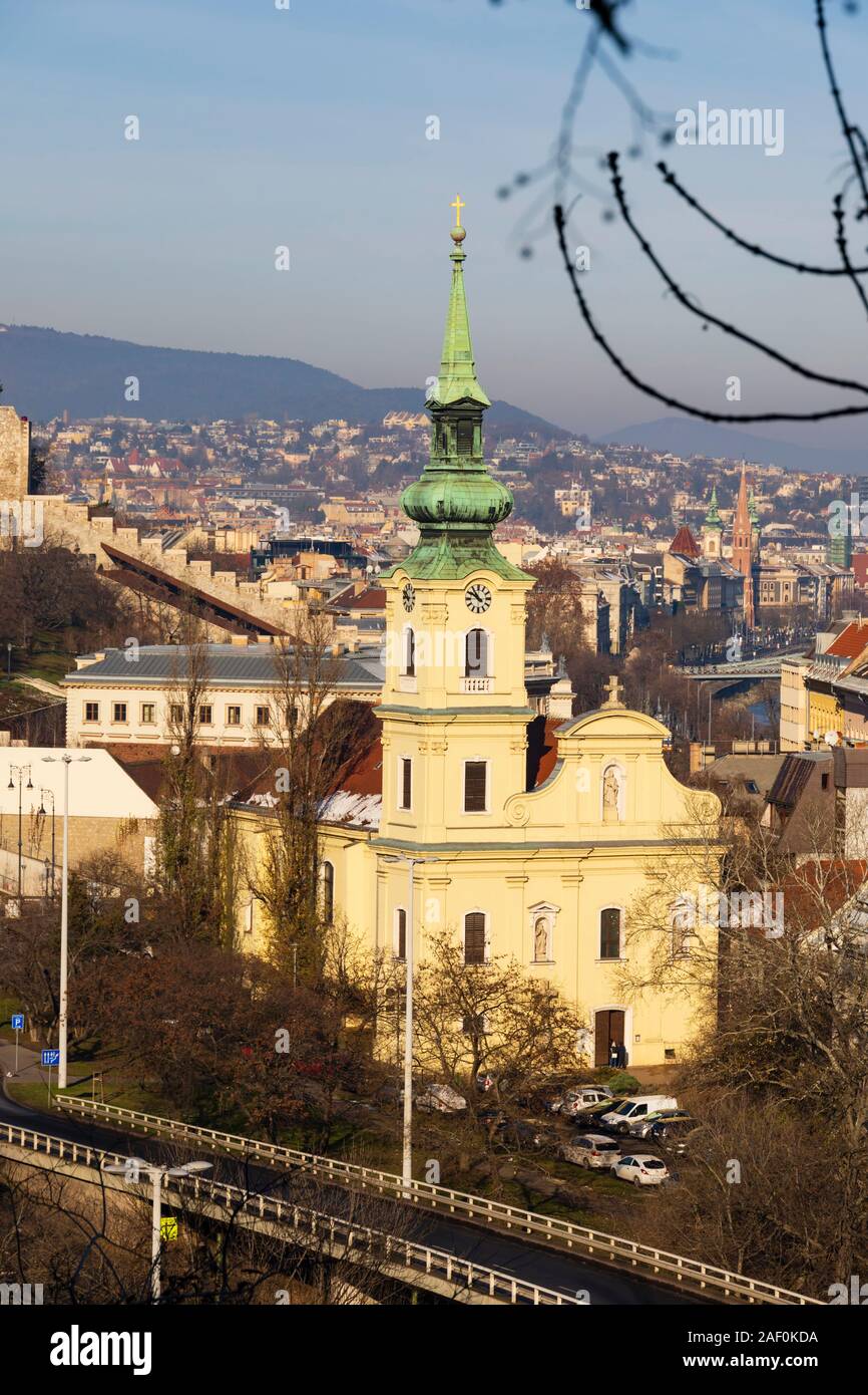 Taban Pfarrkirche, die dem Heiligen Katharina von Alexandria, Schädlingsbekämpfung gewidmet. Winter in Budapest, Ungarn. Dezember 2019 Stockfoto