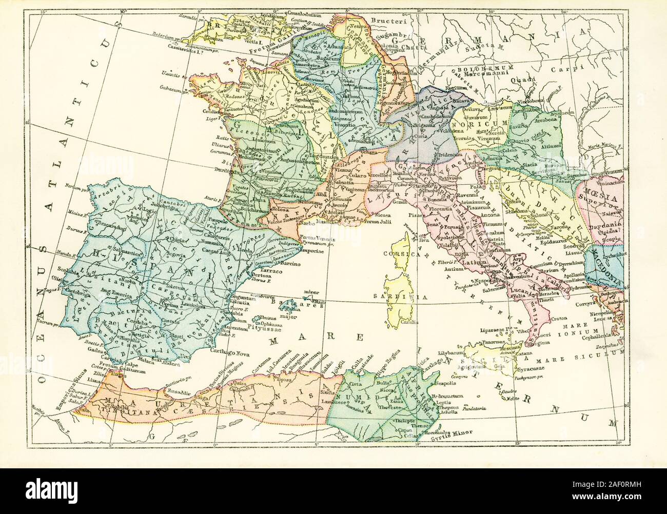 Diese Karte stammt aus dem Jahr 1897 und zeigt die westlichen Provinzen des Römischen Reiches. Unter ihnen sind: Hispania, Mauretanien, Numidia, Itralia, Gallia, Britannia, Germania, Illyricum, Mösien, Mazedonien, Ägyptus, Noricum, Narbonensis, Sardinien, Korsika, Sizilien, Rätien und Pannonien. Stockfoto
