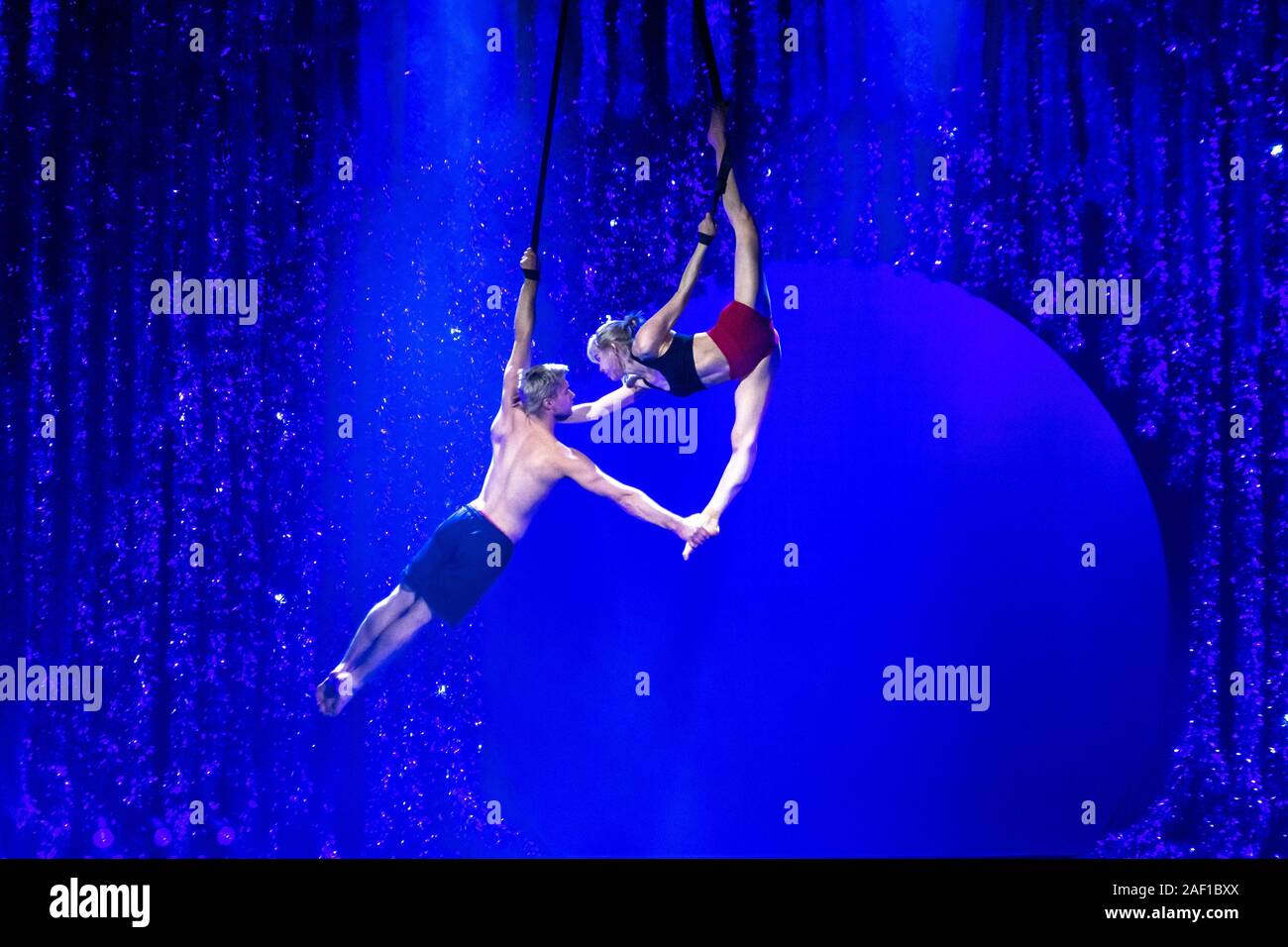 Stage Opening Night Performance Christmas Stockfotos Und Bilder Kaufen Alamy