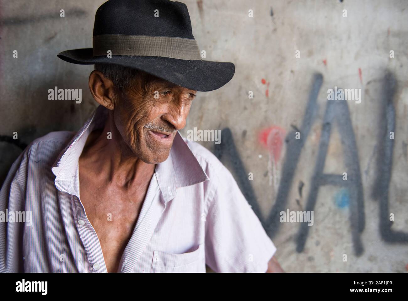 Caninde de Sao Francisco, Sergipe, Brasilien - 25. Juli 2016: Senior brasilianischen Cowboy von der nordöstlichen Hinterland Stockfoto