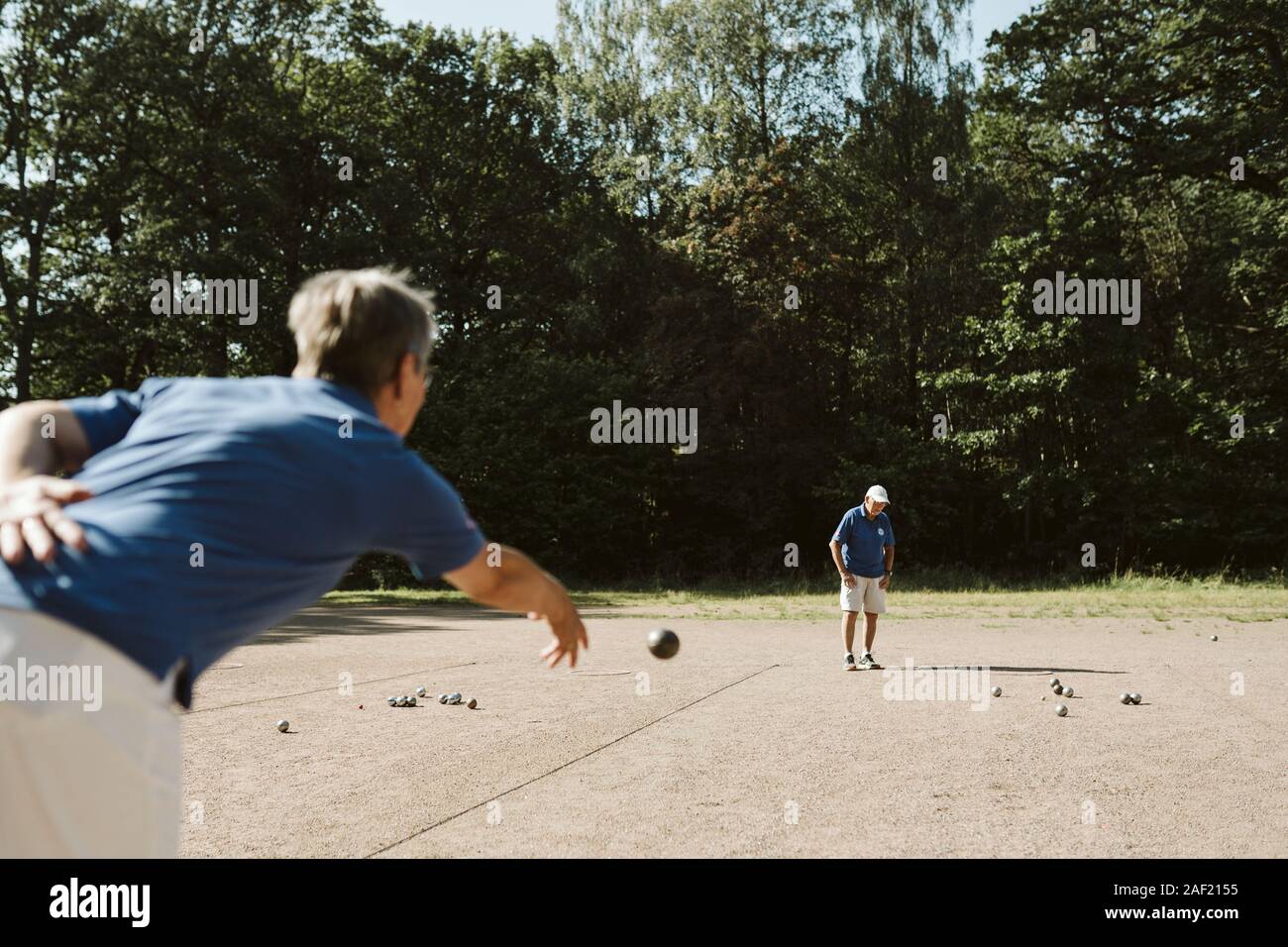 Menschen spielen pÈtanque Stockfoto