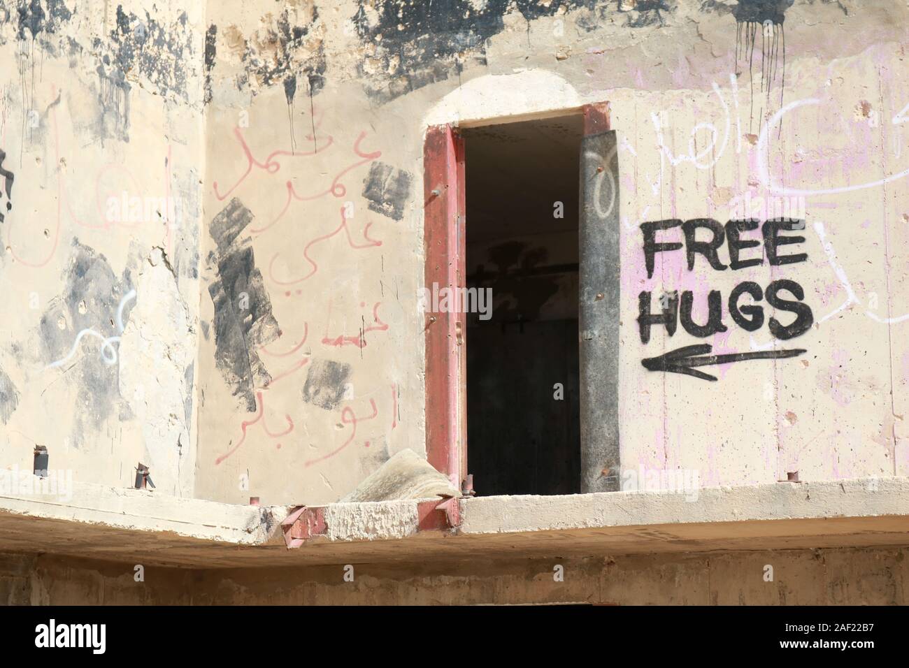 Graffiti auf ein altes Gebäude Stockfoto